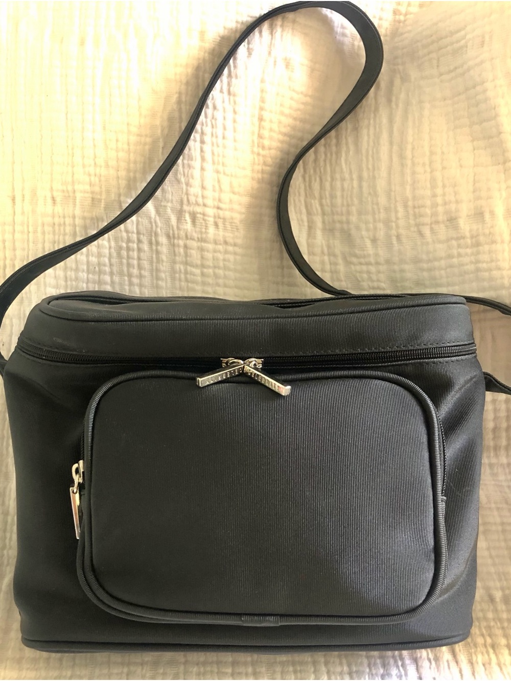 Celebrity Classic Black Women's Cosmetic Shoulder Bag